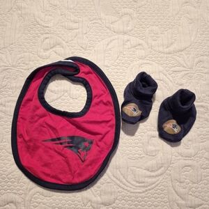 New England Patriots girls or boys bib & booties VGUC